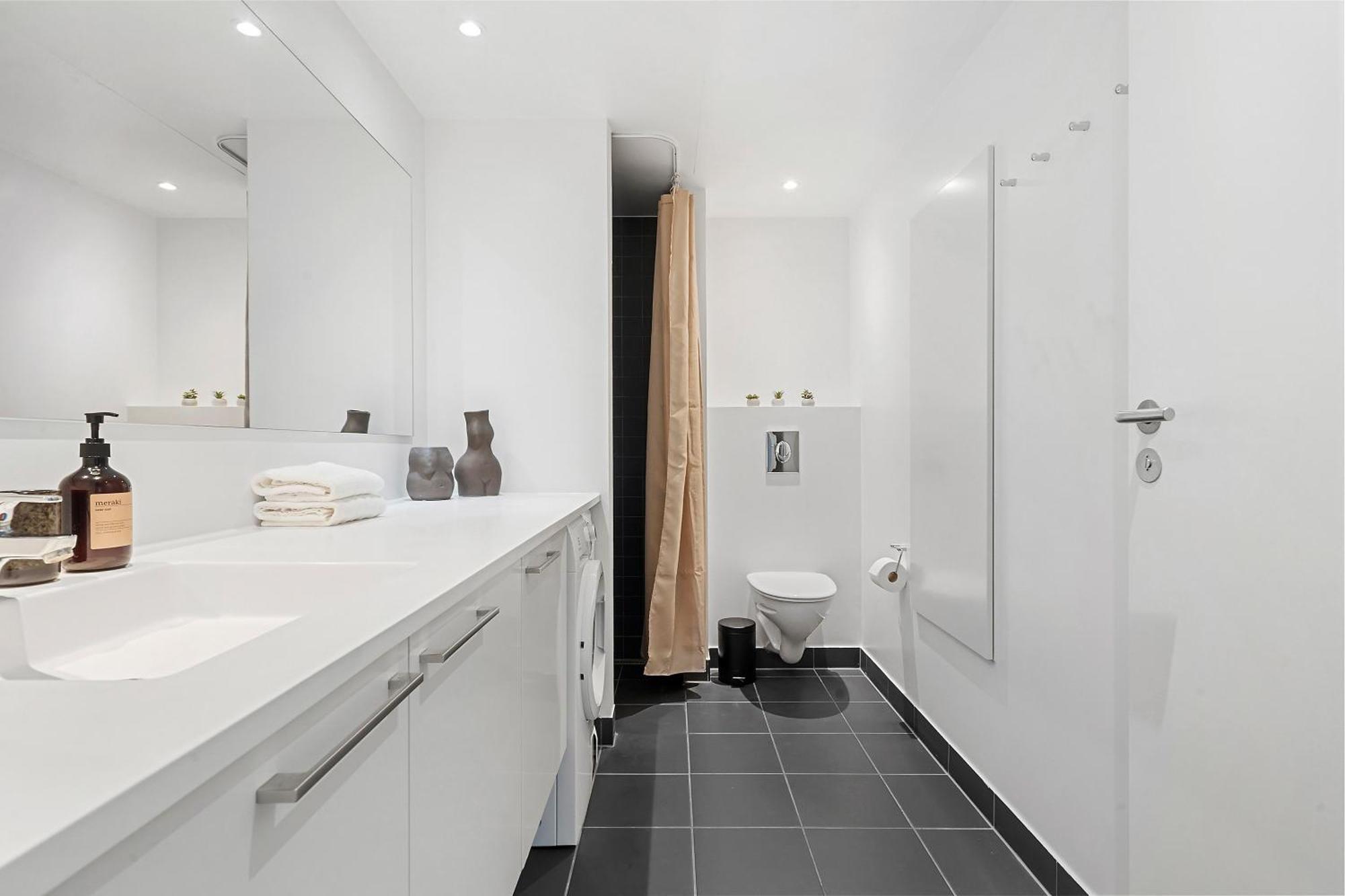 A Stylish Getaway In Modern Surroundings Apartment Arhus Bagian luar foto